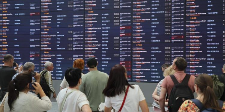 ataques-de-drones-da-ucrania-obrigam-fechamento-de-aeroportos-em-moscou