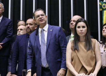 enquadrada-por-motta,-bancada-do-pl-faz-reuniao-sobre-defesa-de-bolsonaro