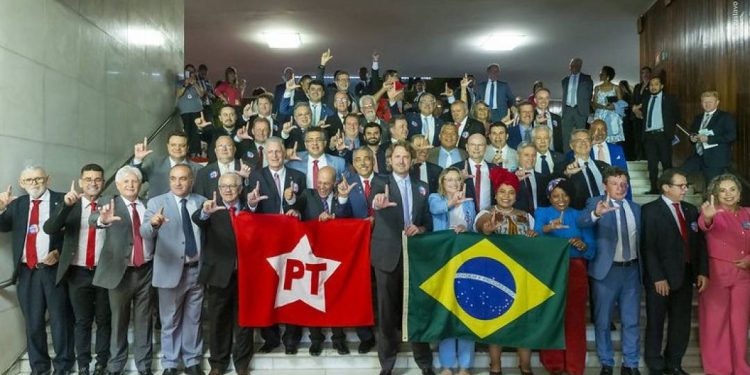 esquerda-sai-em-defesa-dos-ministros-do-stf-contra-sancoes-de-trump