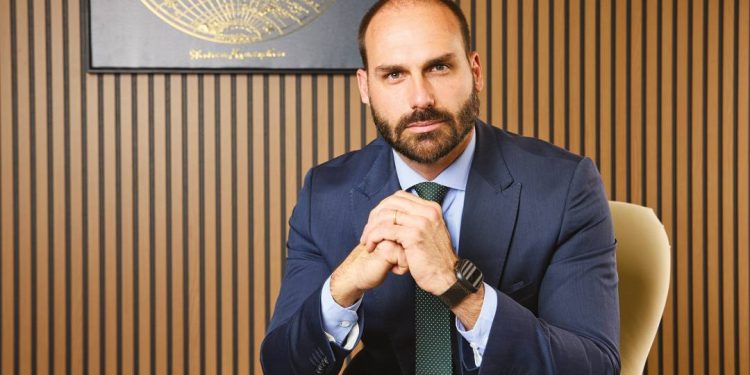 o-isolamento-de-eduardo-bolsonaro-em-manobra-no-congresso