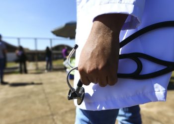 fies-para-o-curso-de-medicina-passa-a-ser-de-r$-78-mil-por-semestre