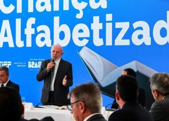 sem-metas-ou-base-cientifica,-plano-de-alfabetizacao-do-governo-tem-vies-ideologico