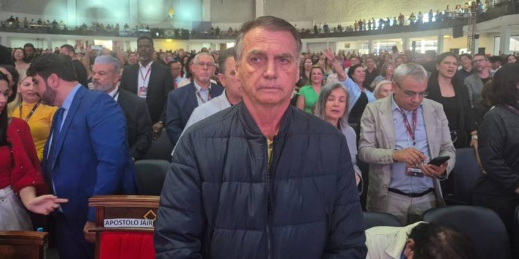 bolsonaro-nao-descumpriu-nenhuma-medida-cautelar,-dizem-advogados