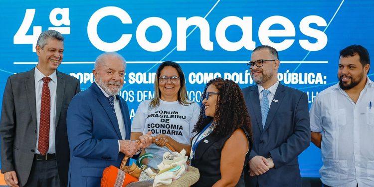 lula-cobra-consenso-para-regulamentacao-da-lei-de-economia-solidaria