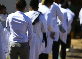 revalida-2025/2:-nota-de-corte-da-primeira-fase-fica-em-61-pontos
