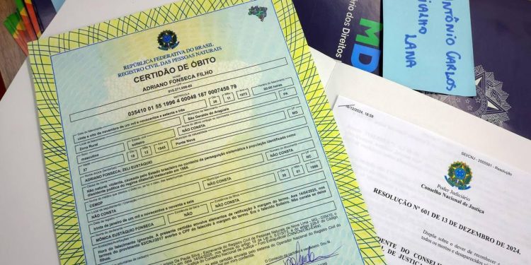 familias-de-mortos-pela-ditadura-recebem-certidoes-de-obito-corrigidas