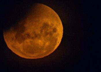 eclipse-lunar-mais-longo-do-ano-acontece-este-fim-de-semana;-saiba-como-ver
