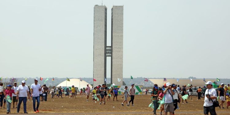 esplanada-dos-ministerios-recebe-desfile-de-7-de-setembro-no-domingo