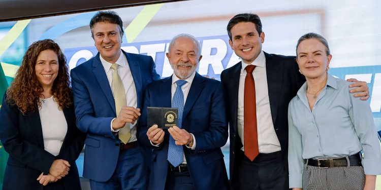 lula-sanciona-lei-que-cria-carteira-nacional-do-professor