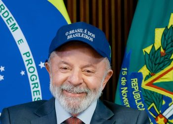 lula-pede-dialogo-aberto-e-franco-com-trump,-em-artigo-no-nyt