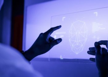 inteligencia-artificial-ameaca-aprendizado-da-escrita,-alerta-autor