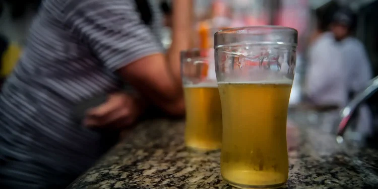 senado-aprova-aumento-de-pena-por-dar-alcool-ou-drogas-a-criancas