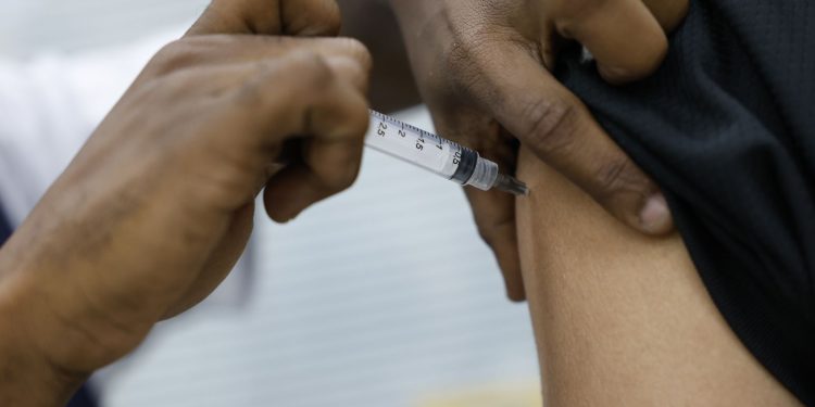 sindrome-respiratoria-aguda-grave-volta-a-crescer-no-df-e-goias