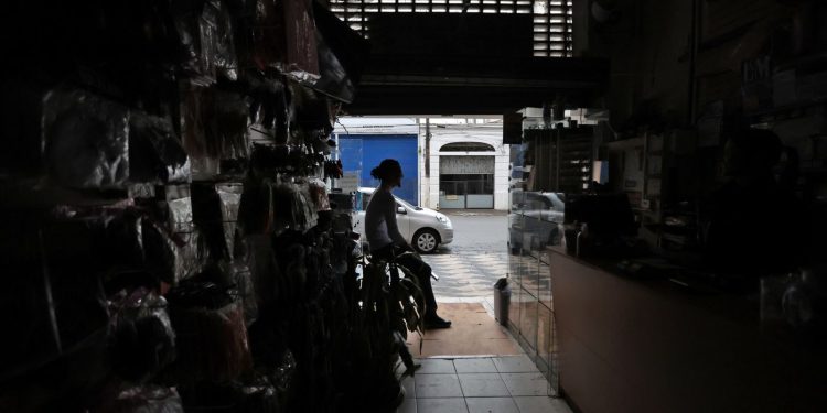 vendavais,-quedas-de-arvores-e-desabamentos-deixam-8-feridos-em-sp