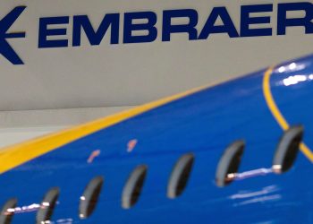 latam-anuncia-acordo-com-a-embraer-para-compra-de-74-aeronaves