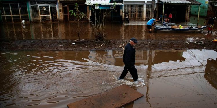 desastres-naturais,-como-tempestades-e-enchentes,-elevam-risco-de-ansiedade-e-depressao