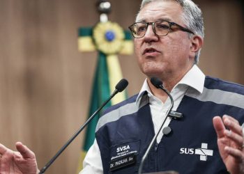 saude-anuncia-compra-de-2.500-tratamentos-com-antidoto-para-intoxicacao-com-metanol