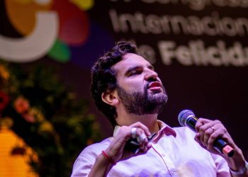 autor-finalista-do-premio-jabuti-explica-ciencia-por-tras-da-felicidade