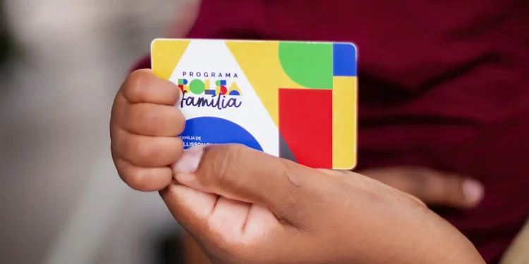 beneficiarios-com-nis-2-ja-podem-sacar-bolsa-familia-de-outubro