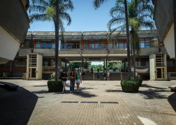 como-a-unicamp-cobra-as-obras-obrigatorias?-treine-com-estas-questoes