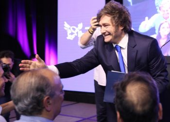 acoes-e-titulos-argentinos-sobem-e-peso-se-recupera-apos-vitoria-eleitoral-de-milei