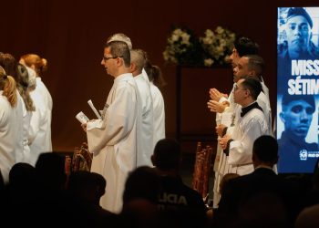 missa-de-7o-dia-homenageia-policiais-mortos-em-operacao-no-rio
