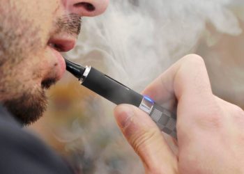 mesmo-proibido,-uso-do-cigarro-eletronico-cresce-600%-no-brasil