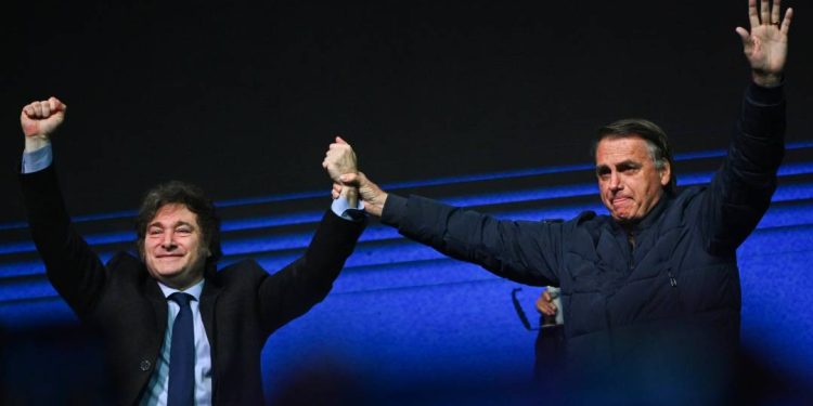 javier-milei-endossa-pre-candidatura-de-flavio-bolsonaro-nas-redes-sociais