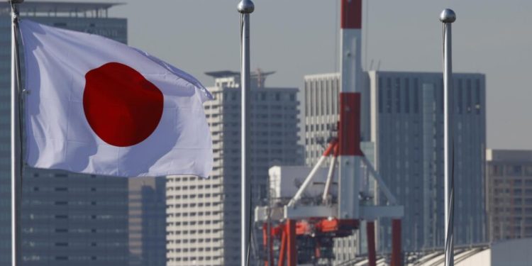 terremoto-abala-o-japao,-provoca-evacuacoes-em-massa-e-aciona-alerta-de-tsunami