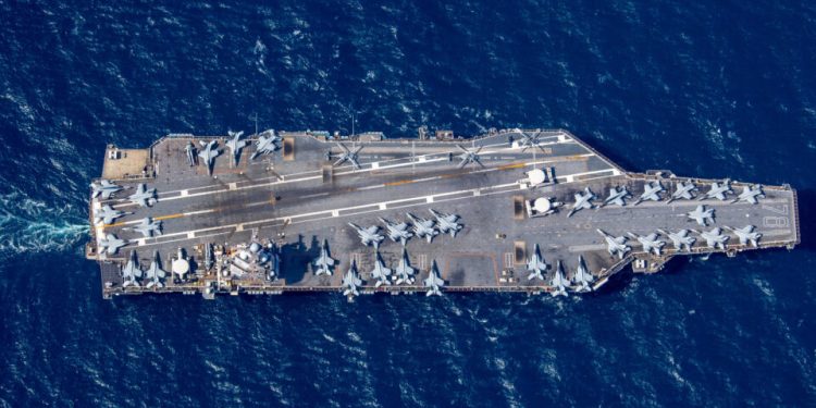 cacas-dos-eua-sobrevoam-norte-da-venezuela-enquanto-porta-avioes retoma-operacoes-na-regiao