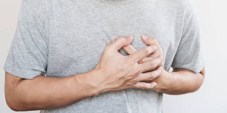 parada-cardiaca:-maioria-dos-brasileiros-nao-sabe-como-agir-na-emergencia