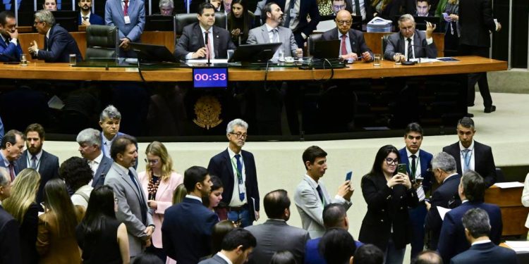 orcamento-secreto-era-operado-com-conta-de-padaria,-diz-decisao-de-dino