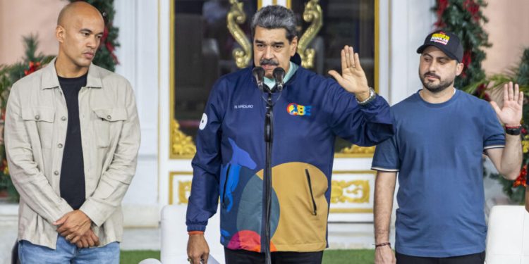 “dissonancia-interna”-pode-levar-maduro-a-derrocada,-avalia-analista-militar
