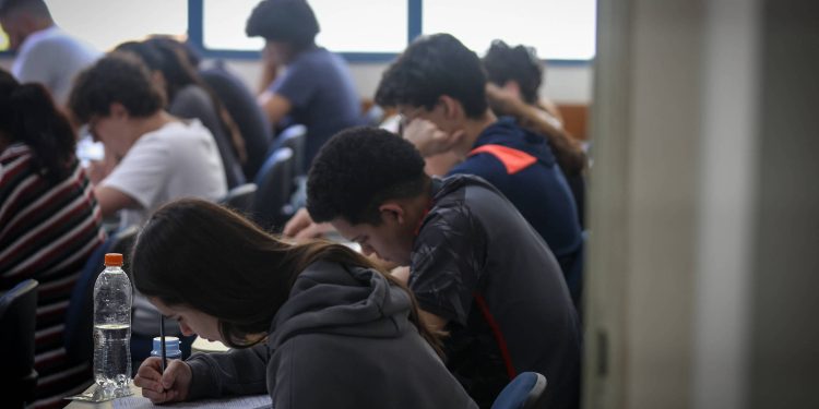 fuvest-inicia-2a-fase-neste-domingo-com-apoio-de-geradores-e-onibus-extras