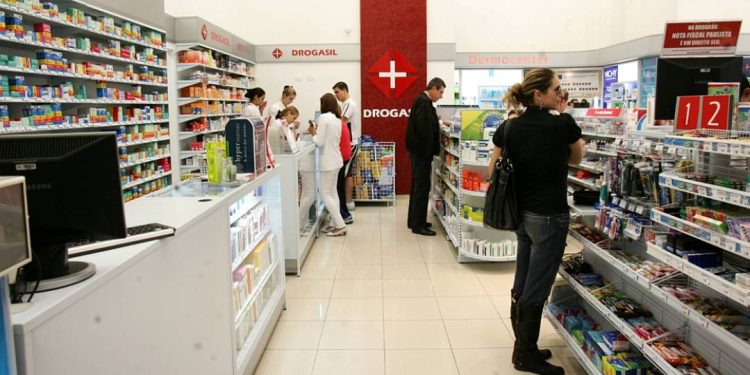 anvisa-proibe-venda-de-remedios-das-marcas-needs-e-bwell,-do-grupo-raia-e-drogasil
