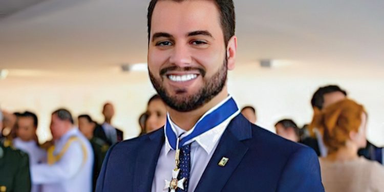 pf-prende-filipe-martins-e-determina-prisao-domiciliar