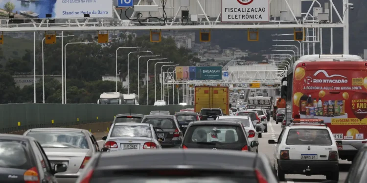 movimento-cresce-em-rodovias-e-aeroportos-no-reveillon
