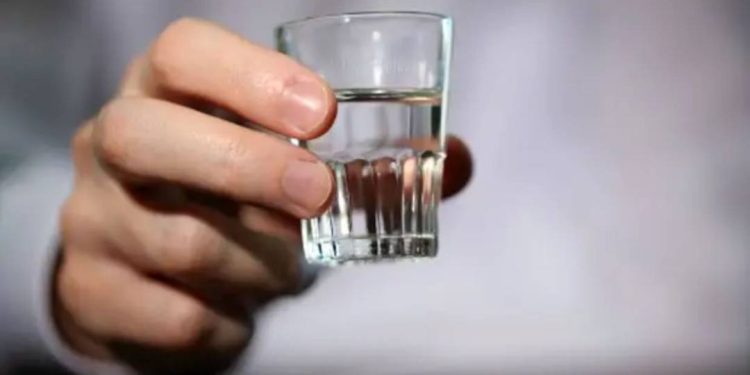metanol:-sete-pessoas-sao-internadas-com-suspeita-de-intoxicacao-na-bahia