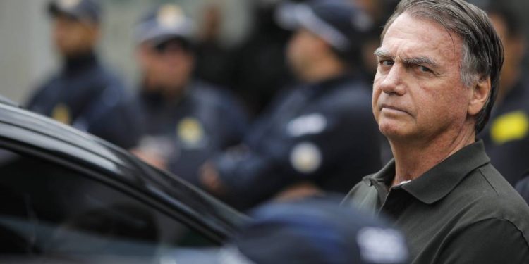 defesa-de-bolsonaro-faz-novo-pedido-de-prisao-domiciliar-e-cita-estado-de-saude