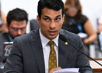 senador-apresenta-pedido-de-missao-oficial-no-primeiro-dia-util-de-2026