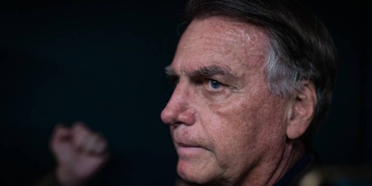 bloqueio-do-nervo-frenico:-entenda-metodo-realizado-em-bolsonaro-para-solucos
