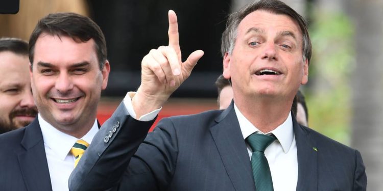 levantamento-mostra-como-acidente-com-bolsonaro-na-pf-impactou-nas-redes