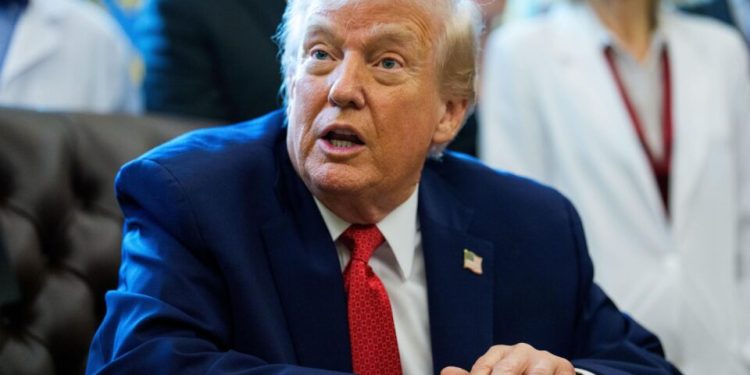 trump-sugere-que-cuba-faca-acordo-com-eua-“antes-que-seja-tarde-demais”