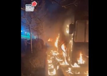 ong-relata-centenas-de-mortos-em-protestos-contra-o-regime-do-ira,-que-ameaca-retaliar-eua