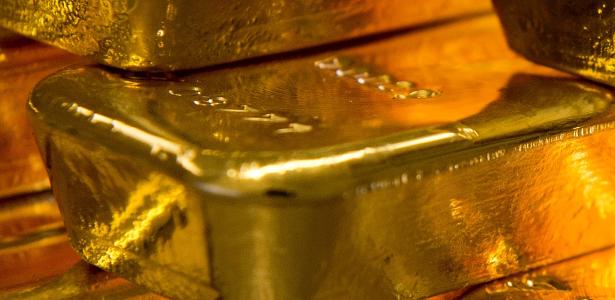 ouro-e-prata-batem-recordes-em-meio-a-investigacao-do-fed-e-tensao-no-ira
