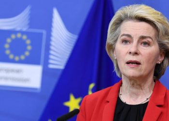 ue-avalia-congelar-por-mais-6-meses-represalias-de-93-bilhoes-de-euros-aos-eua