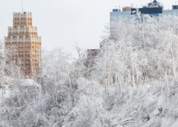 neve-e-gelo-nos-eua-cancelam-13,4-mil-voos-e-deixam-230-mil-sem-energia