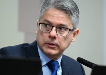 ‘banco-master-e-uma-verdadeira-vaca-leiteira’,-diz-relator-da-cpi-do-crime-organizado