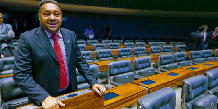 as-dificuldades-eleitorais-de-tiririca-para-disputar-o-5o-mandato-de-deputado