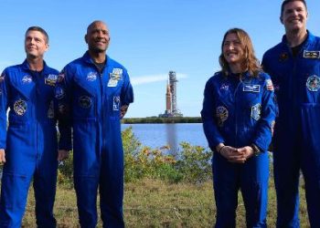 nasa-enviara-1a-mulher-e-astronauta-negro-a-orbita-lunar